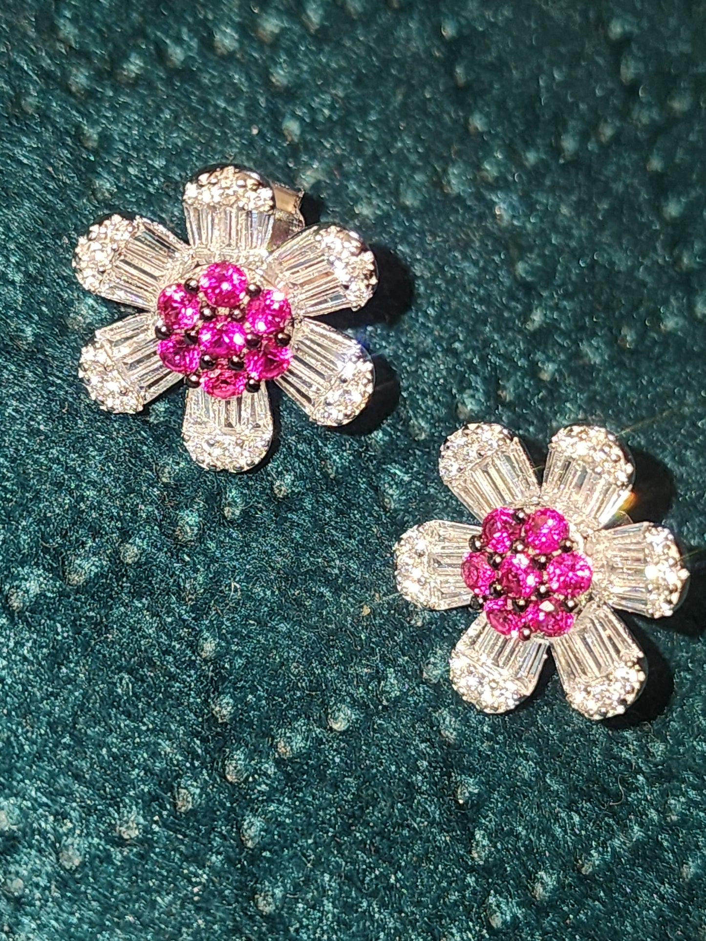 Flower studds earring