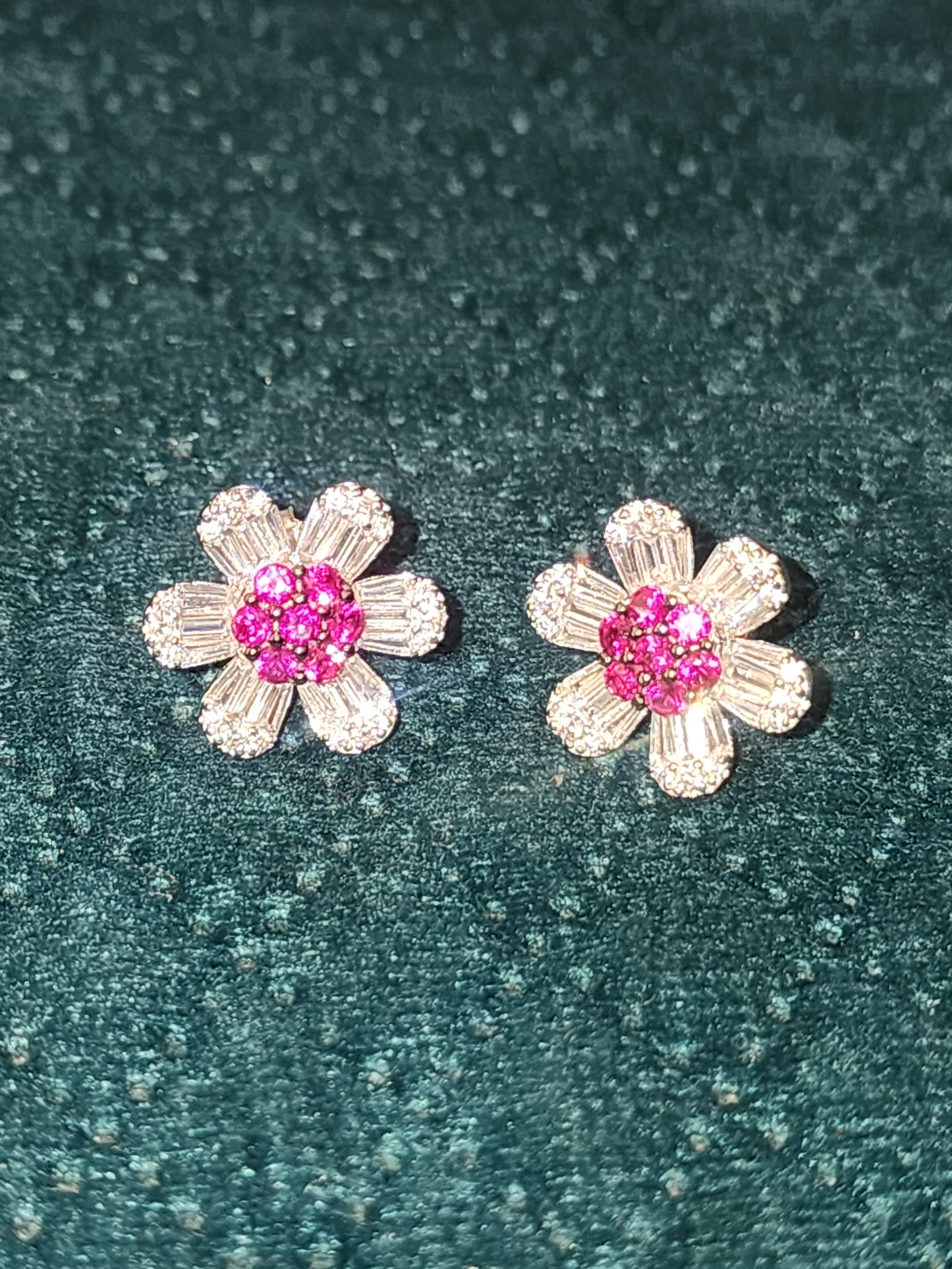 Flower studds earring