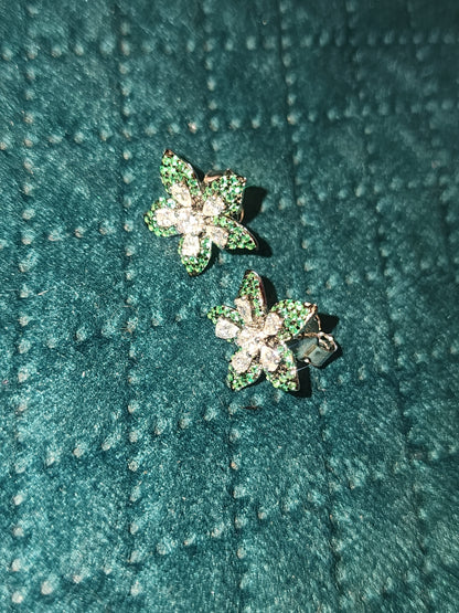 Leaf studs earrings