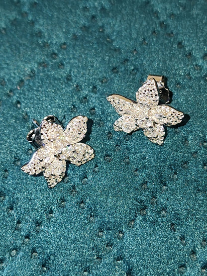 Star fish shaped earring