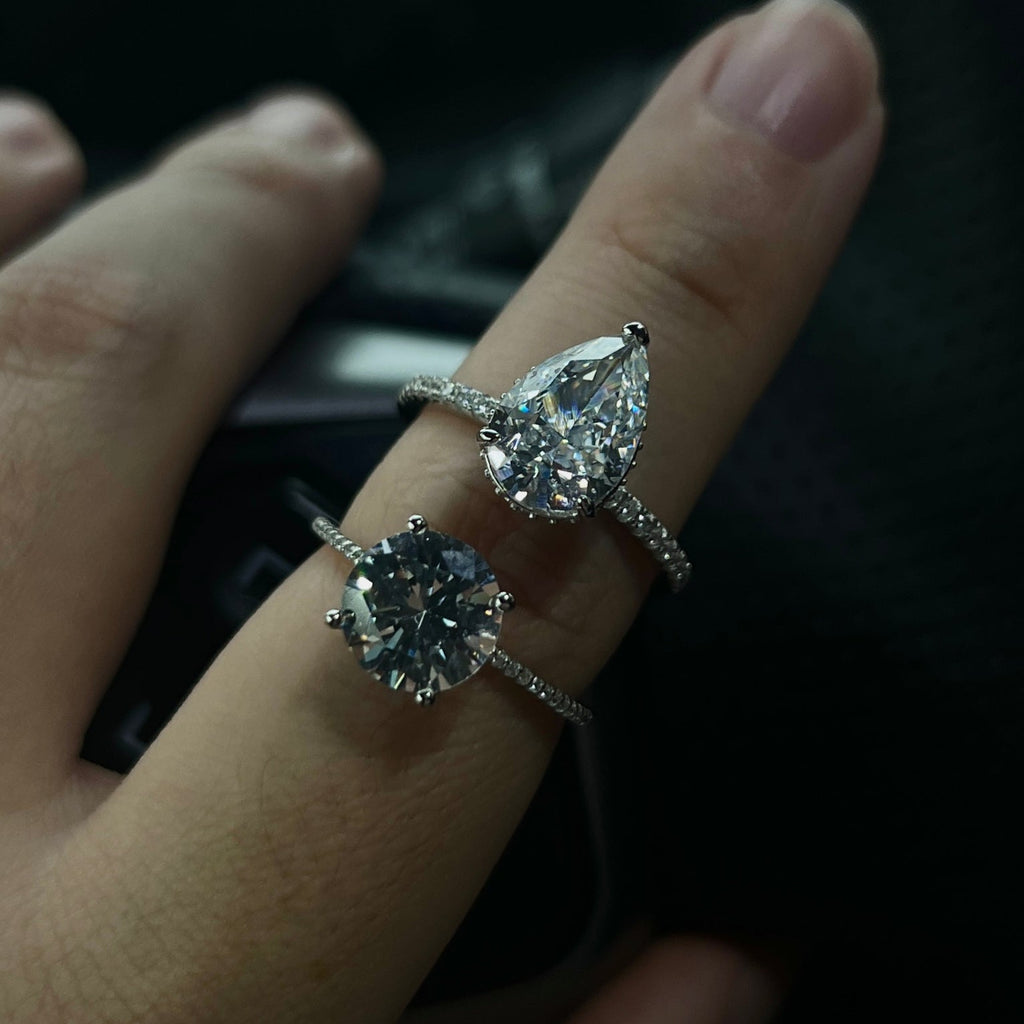 ROYAL TEARDROP RING