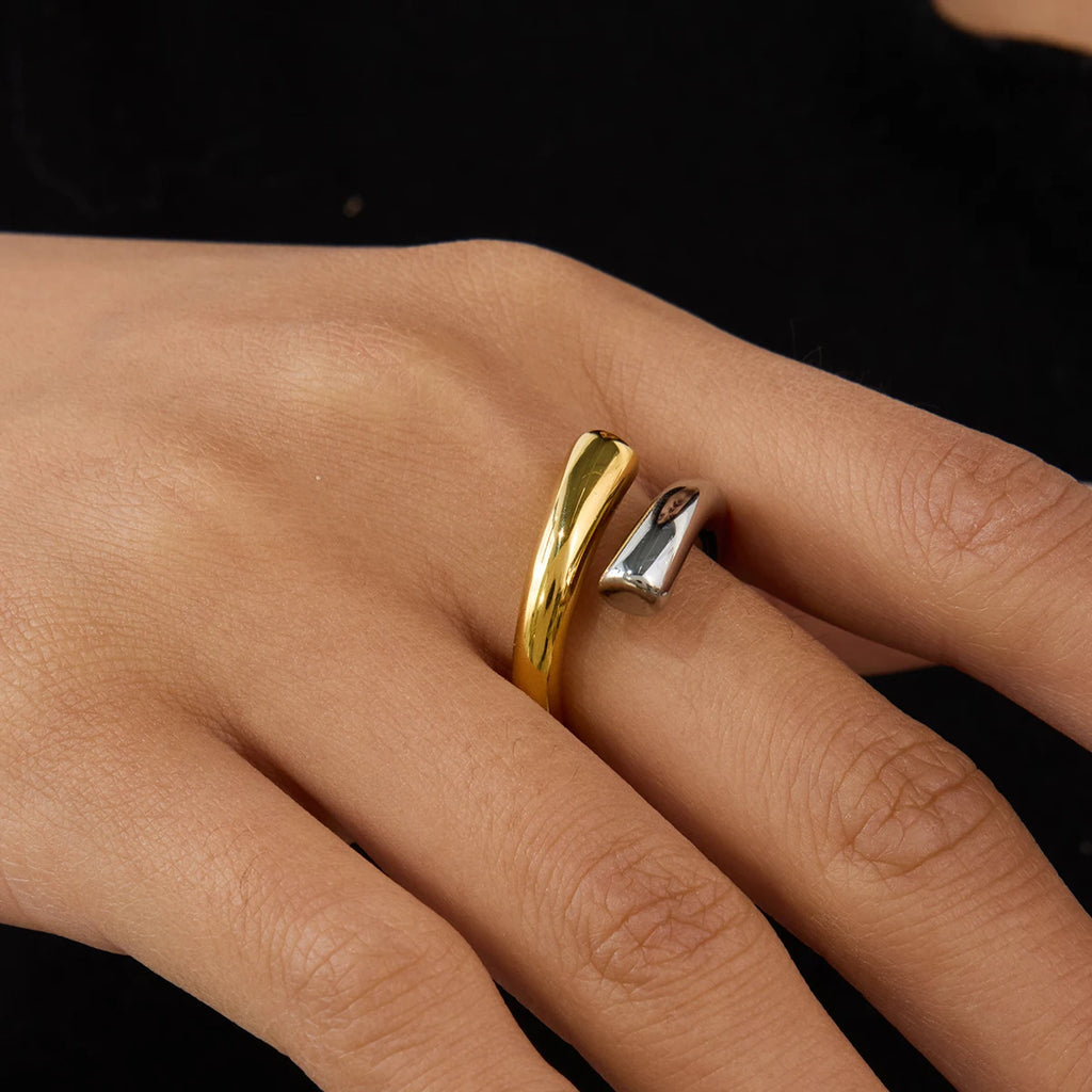 J&D 18K Gold Plate Stainless Steel Rings Modern Minimalist Sweet Cool Gold and Silver Smooth Open Ring