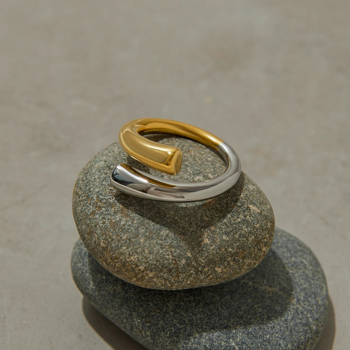 J&D 18K Gold Plate Stainless Steel Rings Modern Minimalist Sweet Cool Gold and Silver Smooth Open Ring