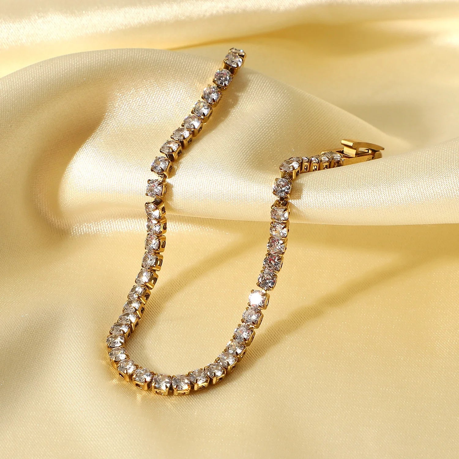 Trendy 14k Gold Plated Full Zircon Plated Claw Setting  Stainless Steel Bracelets for Ladies Gift