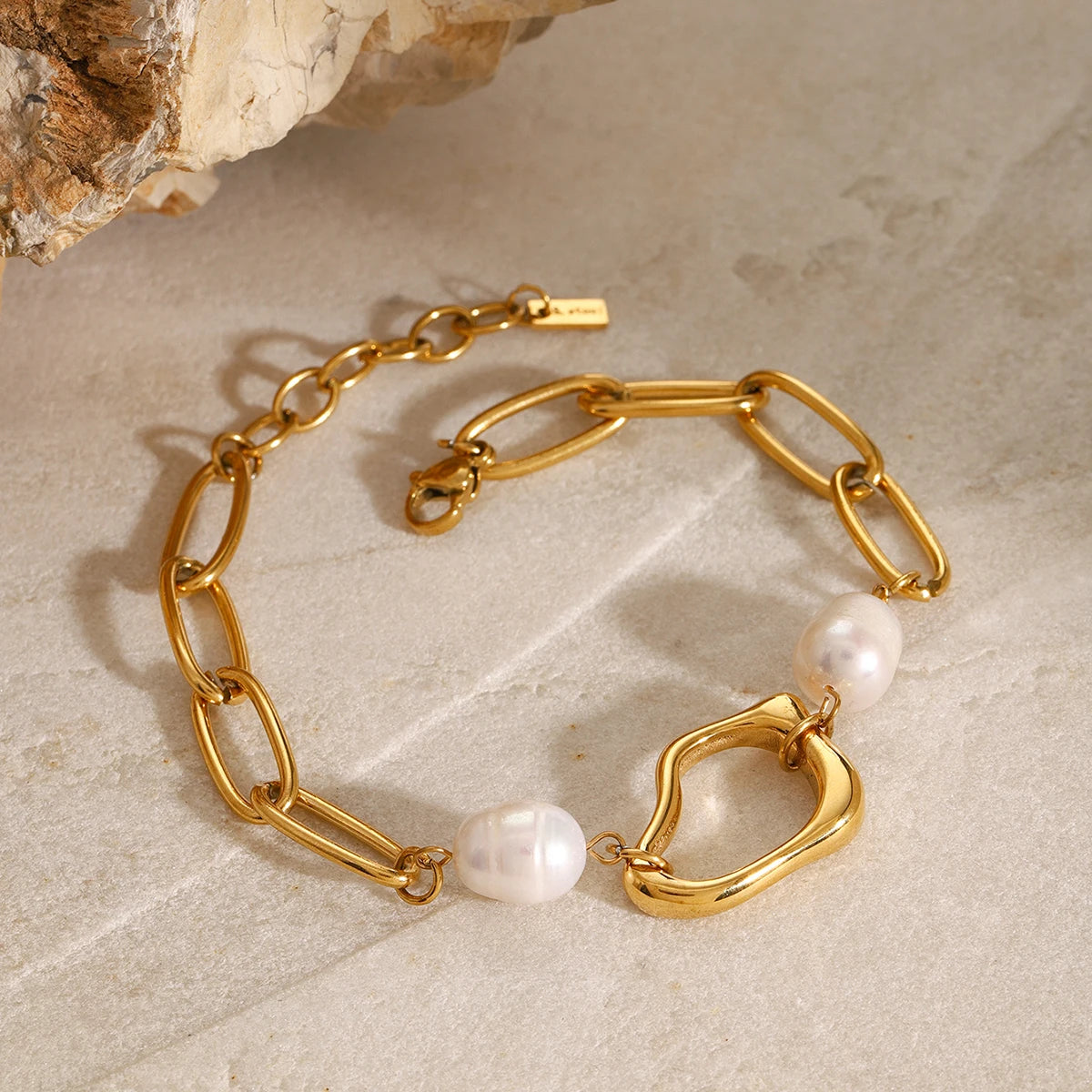 J&D Luxury 18k Gold Stainless Steel Adjustable Bracelets Freshwater Pearl Irregular Pendant Bracelets
