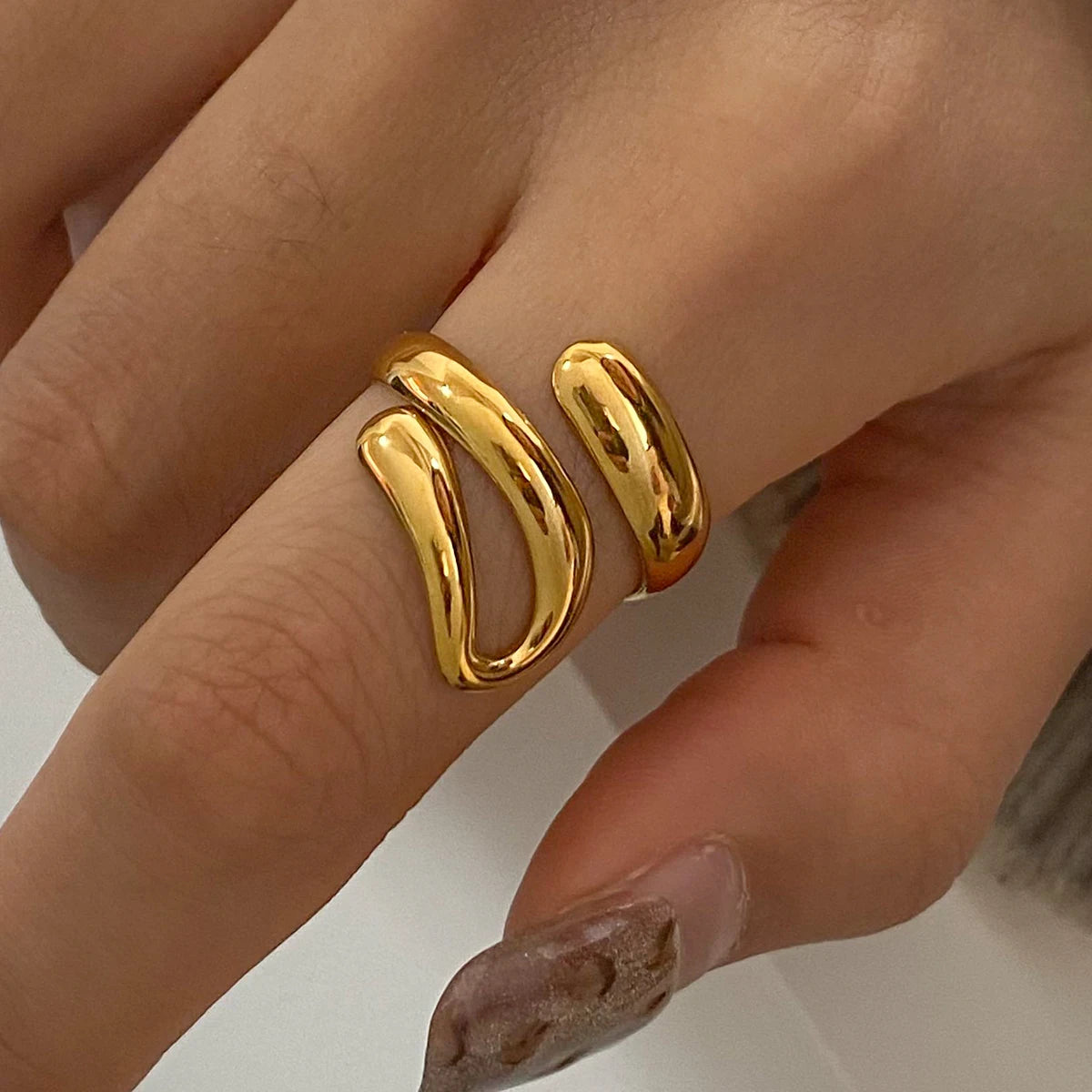 J&D Trendy 18K Gold Stainless Steel Opening Ring Modern Geometric Liner with Irregular Oval Cut Diamond Fashionable Rings