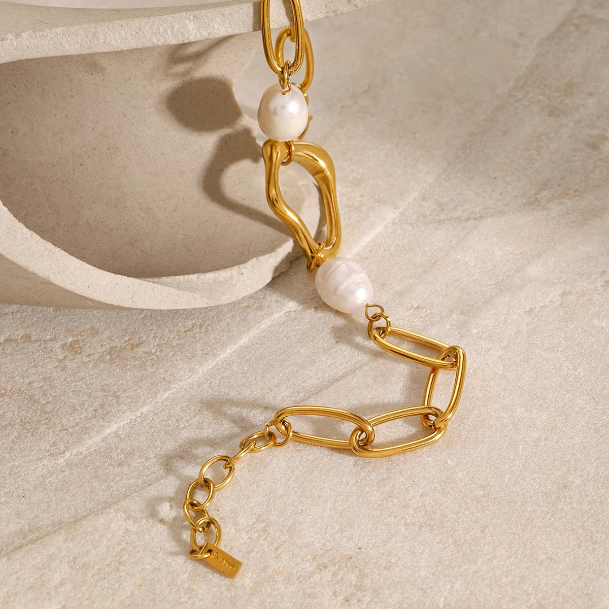 J&D Luxury 18k Gold Stainless Steel Adjustable Bracelets Freshwater Pearl Irregular Pendant Bracelets