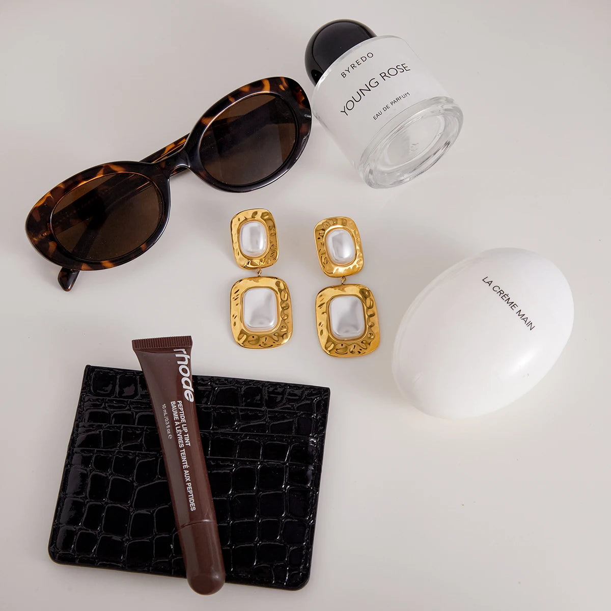 White Pearl Cab Hammer Texture Square Layer Drop Earrings