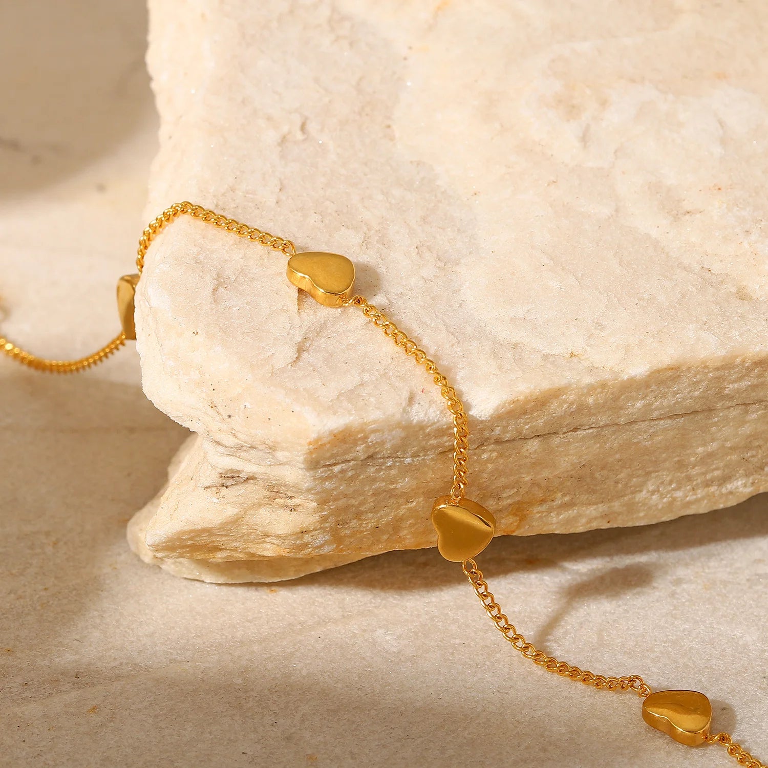 Fine Chain Hearts Charm Bracelet Gift Tarnish Free 18k Gold Plated Simple Jewelry Bracelet for Women