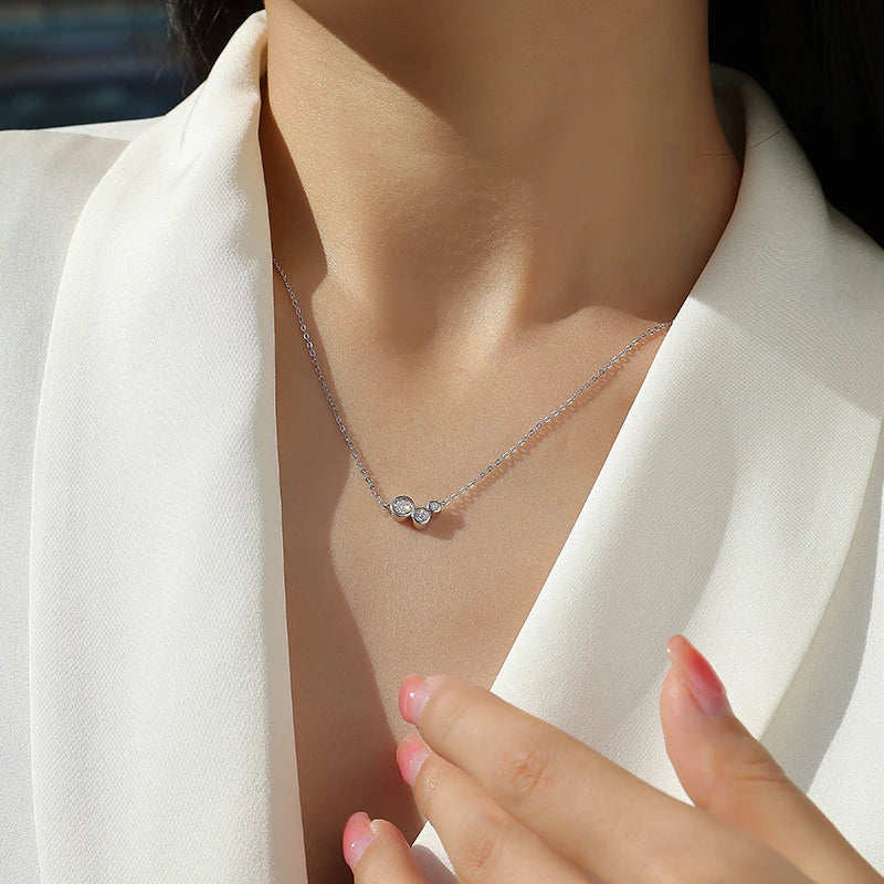 Trendy 925 Silver Moissanite Necklace for Women, Minimalist 3-Stone Design Perfect for Engagement or Birthday Gift Necklace