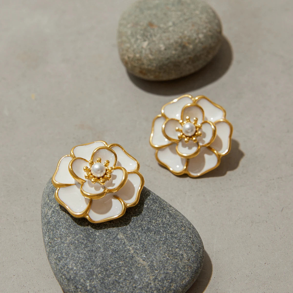 Resin Floral Earrings 18K Gold