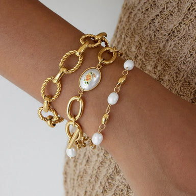 J&D Classic 18K Gold Plated Stainless Steel Chain Bracelet Freshwater Pearl Pendant Acrylic Printing Toggle