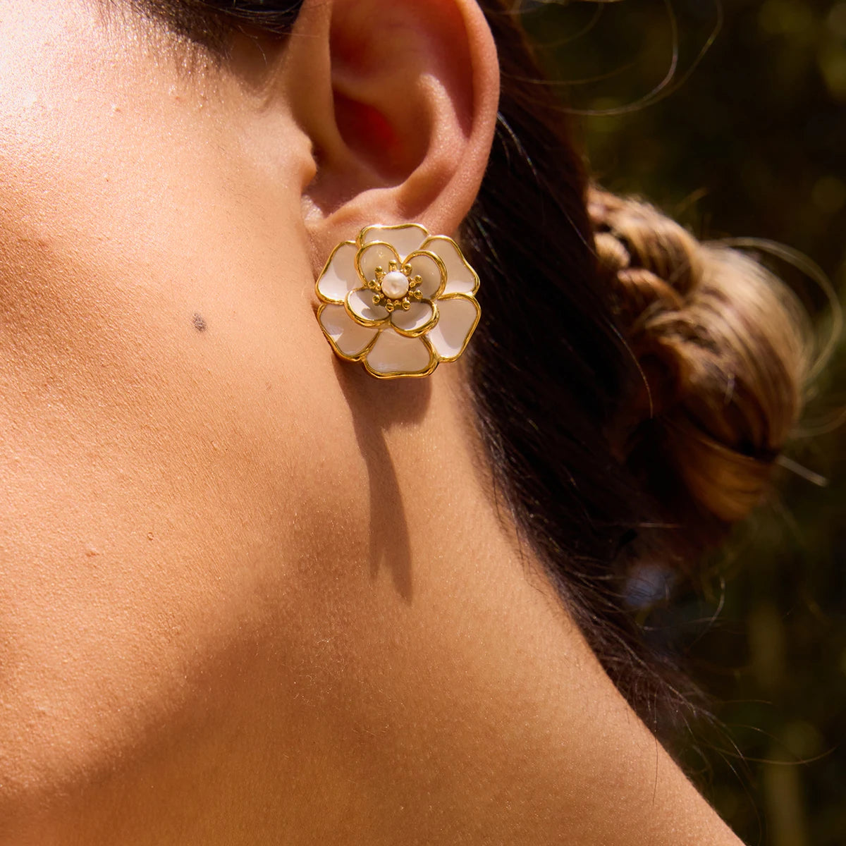 Resin Floral Earrings 18K Gold