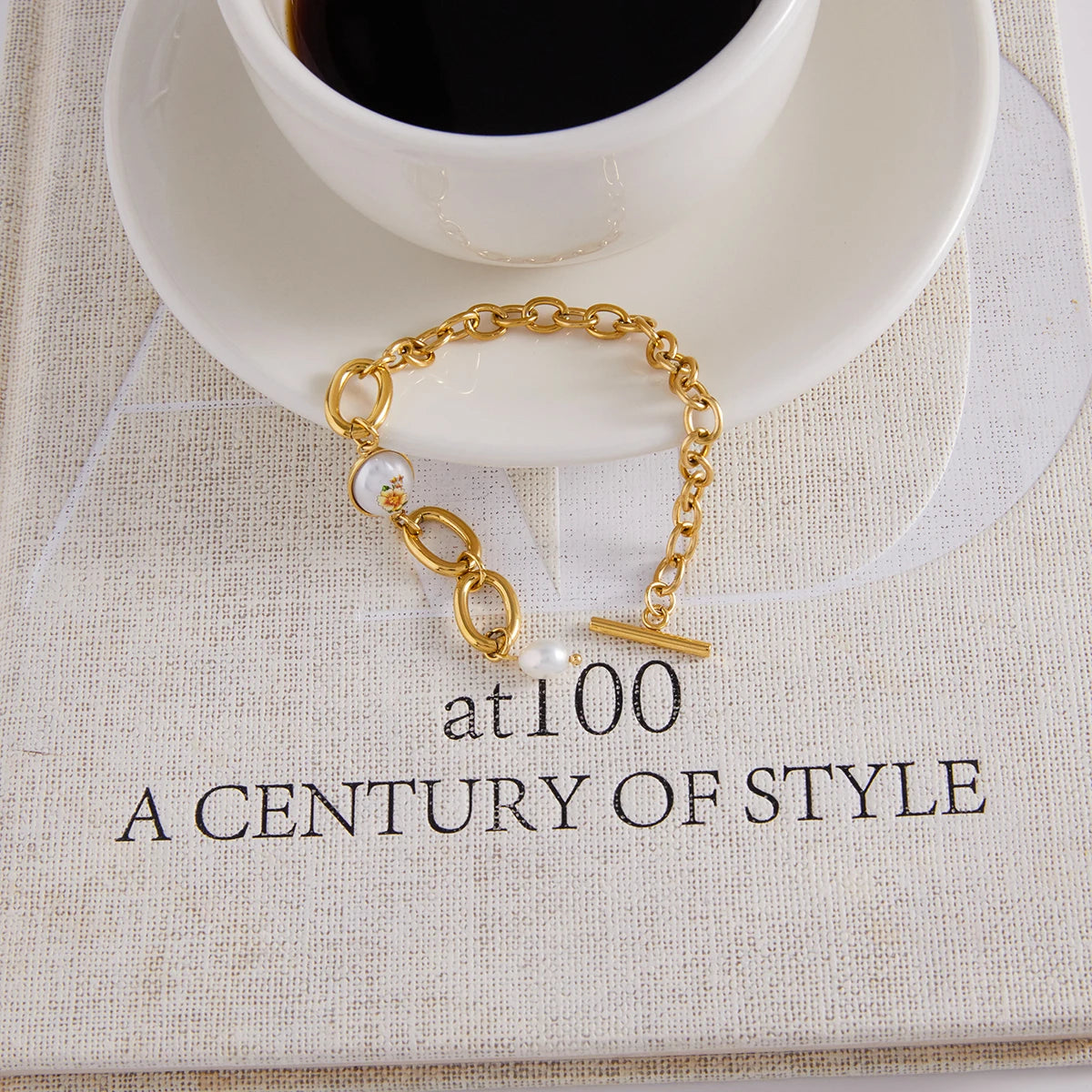 J&D Classic 18K Gold Plated Stainless Steel Chain Bracelet Freshwater Pearl Pendant Acrylic Printing Toggle