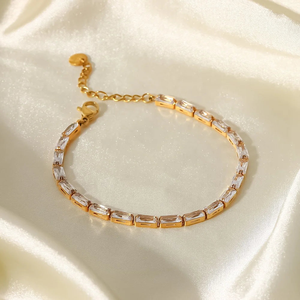 White Color Cubic Zirconia Circling Setting 18k Gold Plated  Stainless Steel Bracelets for Woman