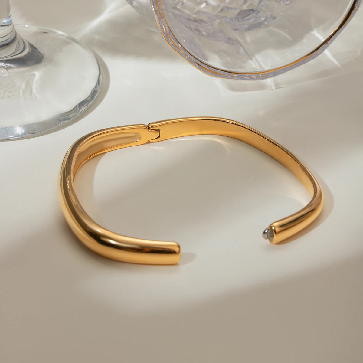 J&D 18K Gold Plated Stainless Steel Bracelet Jewelry Smooth Surface Clasp Square Medieval Bangle