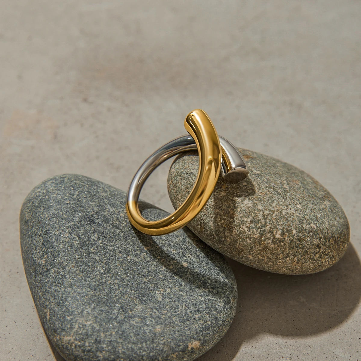 J&D 18K Gold Plate Stainless Steel Rings Modern Minimalist Sweet Cool Gold and Silver Smooth Open Ring