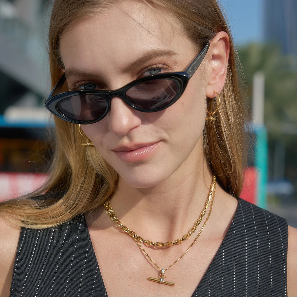 J&D Original Design Minimalist T Bar Necklace 18K Gold Stainless Steel Fashion Rhinestone T Bar Pendant Necklace