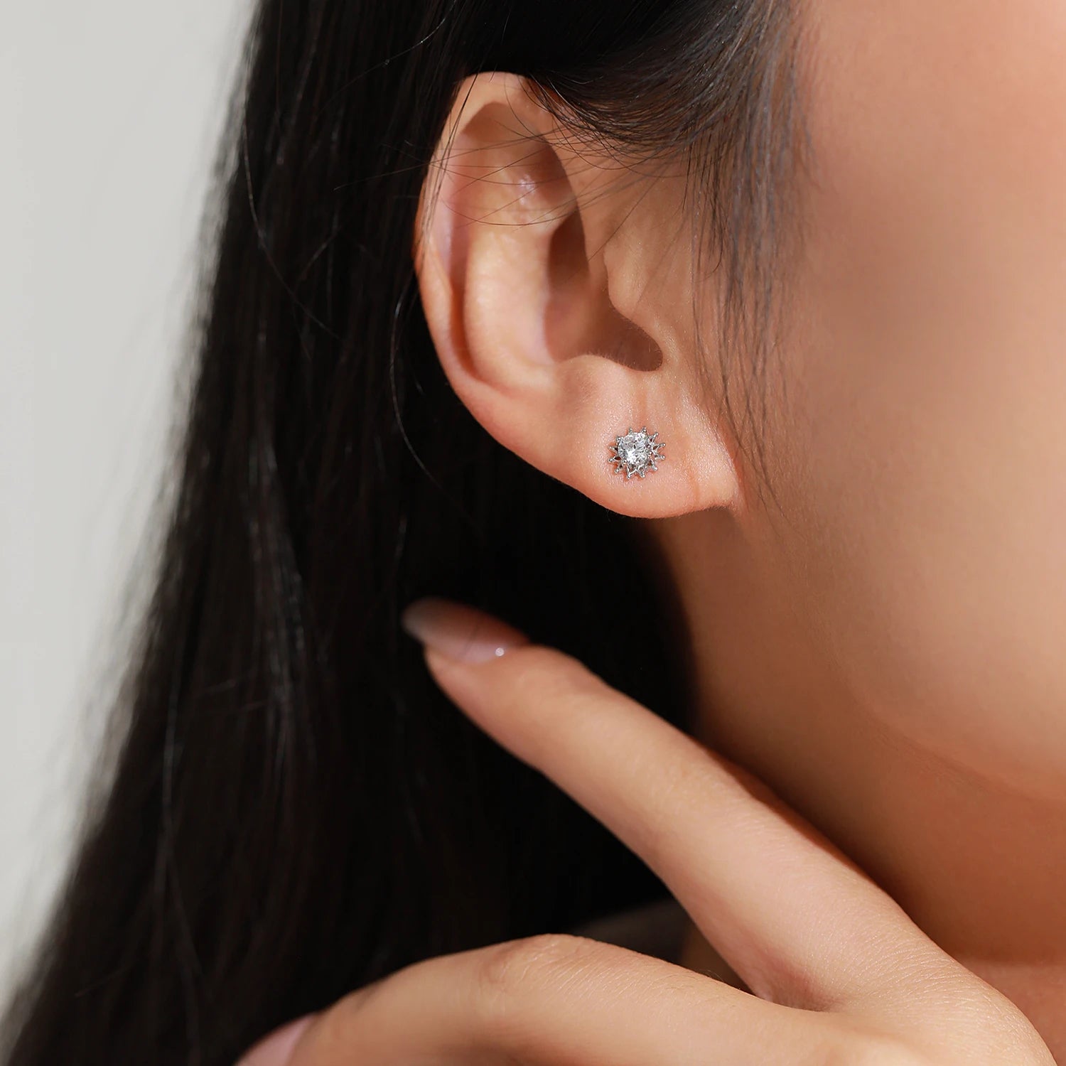 925 Sterling Silver Sparkling Sunflower Zircon Earring