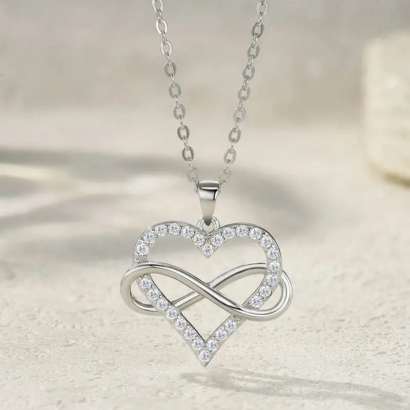 Original Factory New Designs Women 925 Silver Necklace Ladies Fine Jewelry Moissanite Heart Pendant Necklace