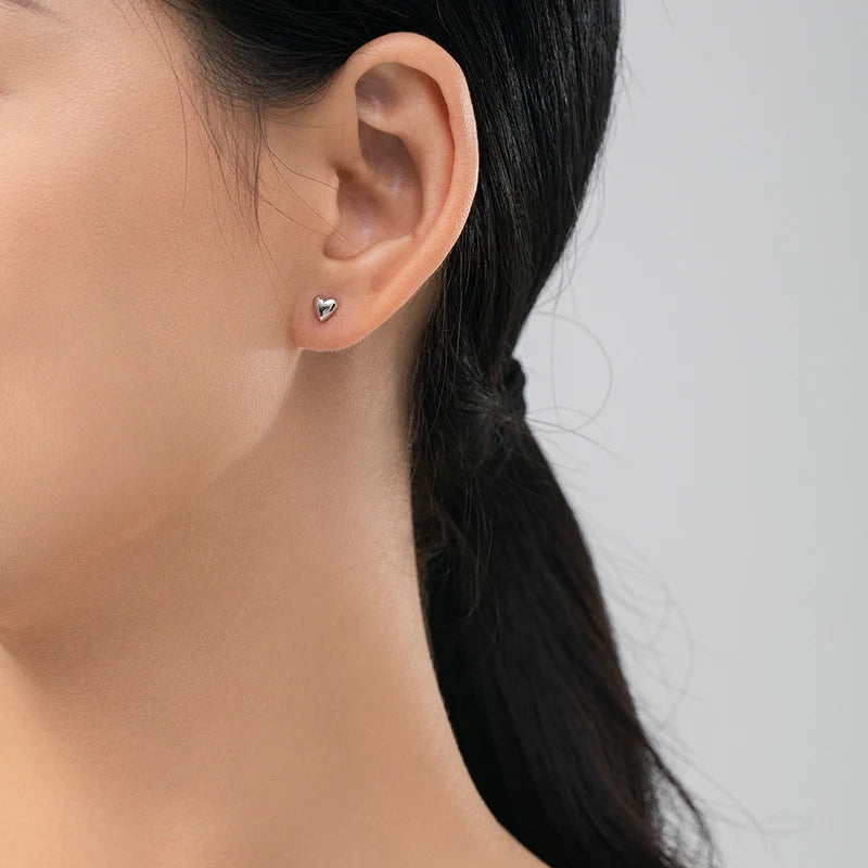 925 Sterling Silver Simple Heart Stud Earrings