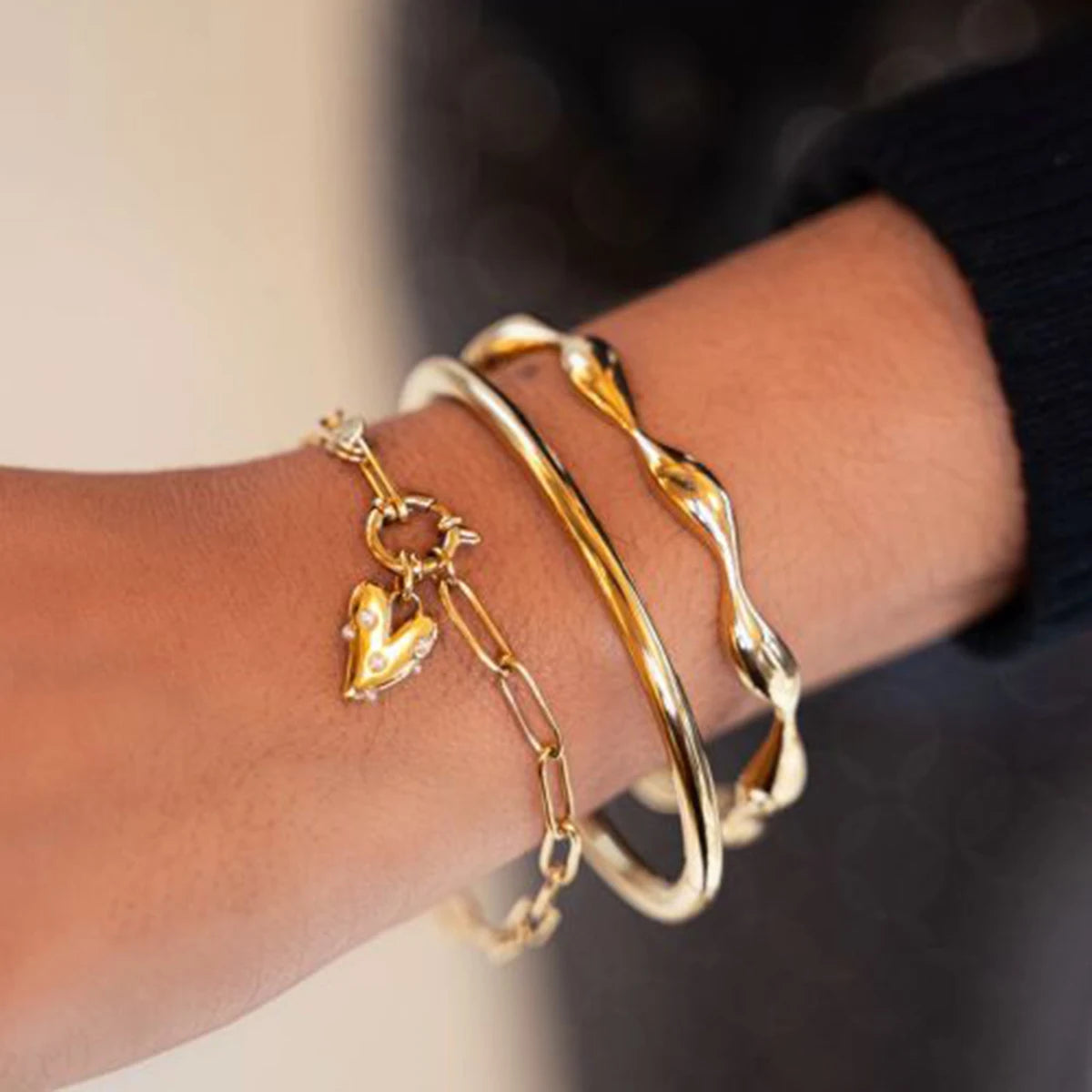 J&D Designer 20cm Stainless Steel Women Bracelet 18K Gold Plated Big Heart Pearl Pendant Bracelet