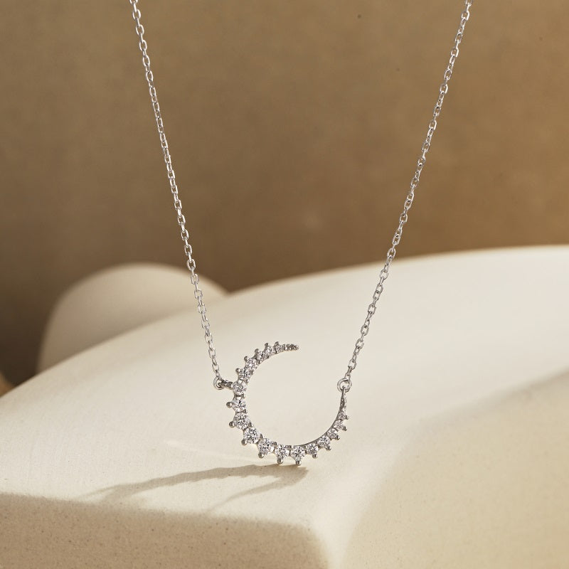 MOONSTRUCK NECKLACE