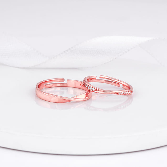 Mobius Couple Rings